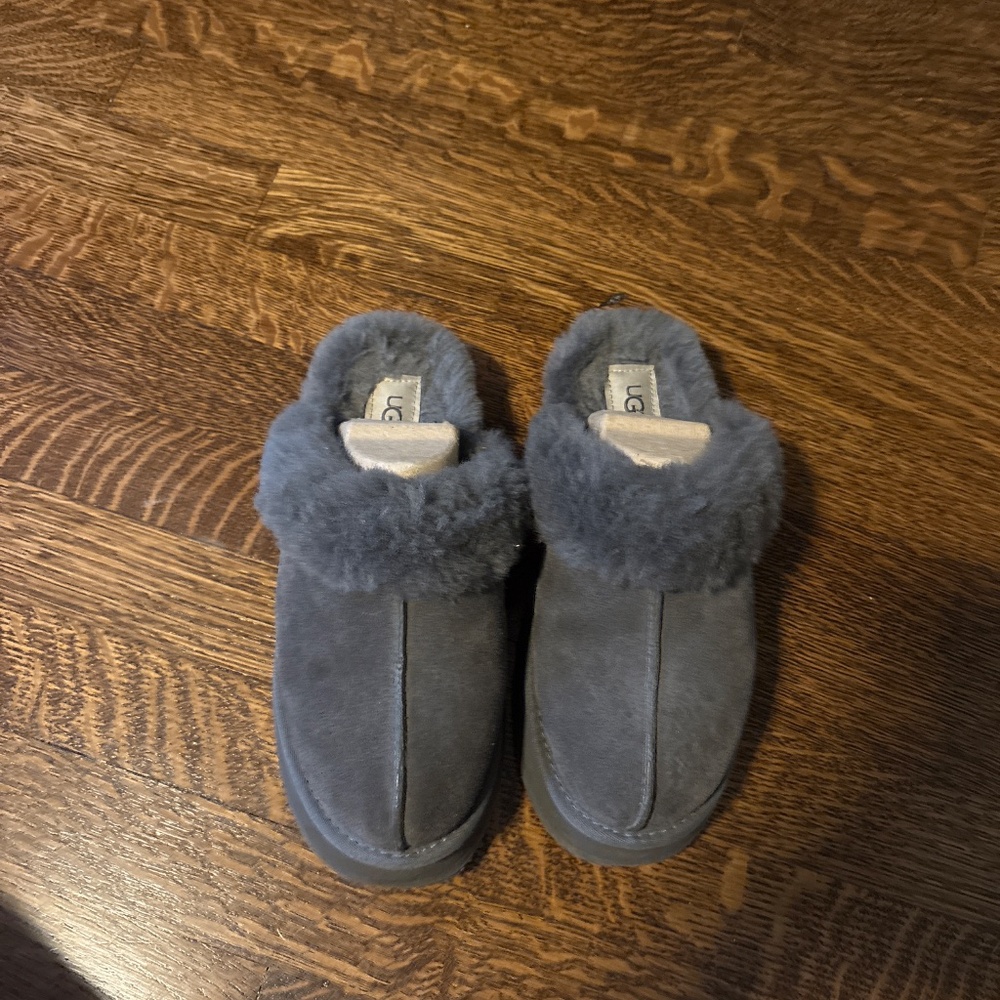 Ugg Platform - Size 7 - image 5